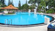 Bali Tropic 4* - bazén s pool barem