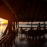 Chobe Safari Lodge 4* - Sedudu Bar & Grill - ckmarcopolo.cz