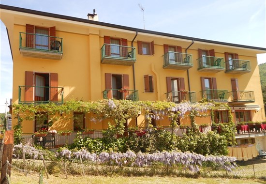 Hotel Montebaldina - San Zeno di Montagna - 