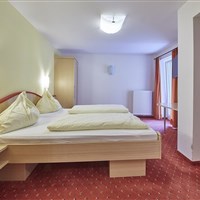 Hotel Gungau (S) - ckmarcopolo.cz