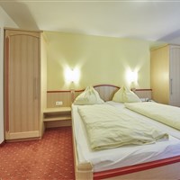 Hotel Gungau (S) - ckmarcopolo.cz